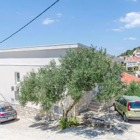 Fuer Drei Personen By Interhome * 科马尔纳