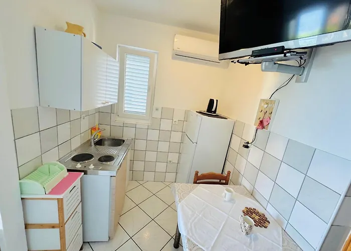 Fuer Drei Personen By Interhome 科马尔纳